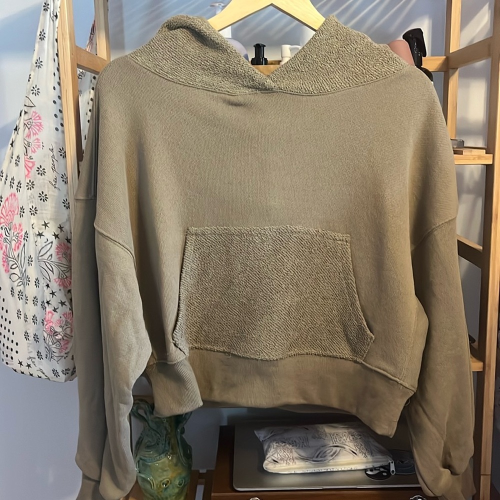 Oversized cropped hoodie